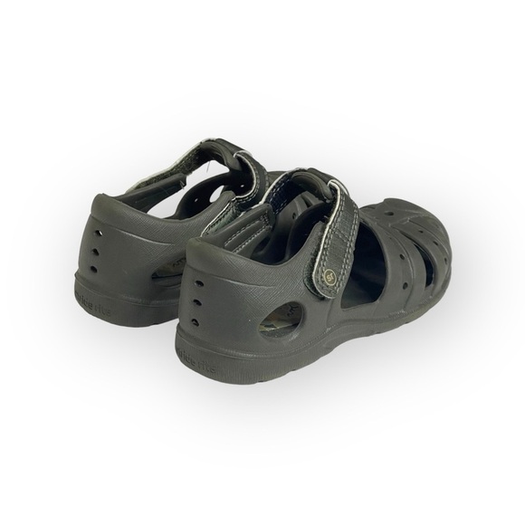 Stride Rite ✿ Unisex Children’s Kid’s Outdoor Sandal ✿ Army Green Camo ✿ Boy 8 - Picture 2 of 16